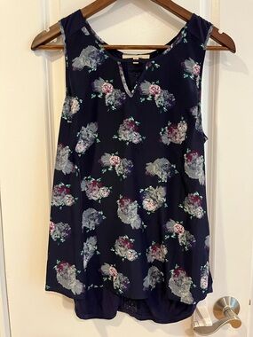41 Hawthorn Navy Floral V-Neck Tank with Lilac Floral Pattern